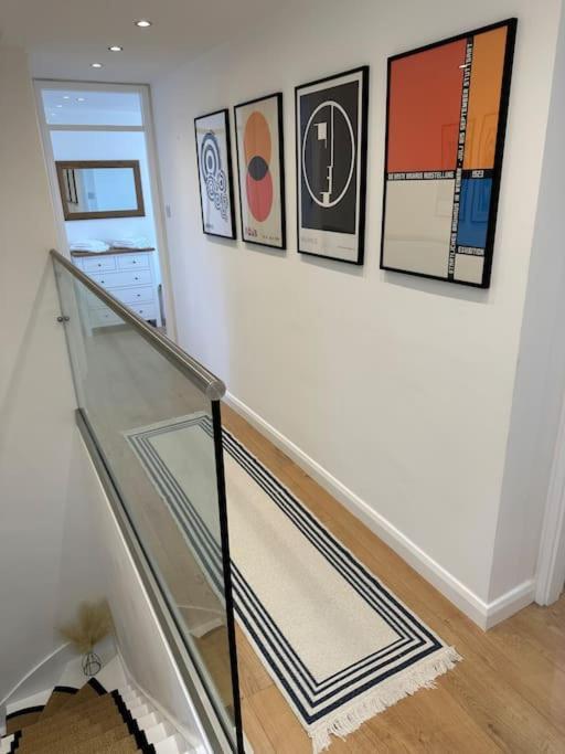 Stylish, Smart & Fun 4 Bed Home London Ngoại thất bức ảnh