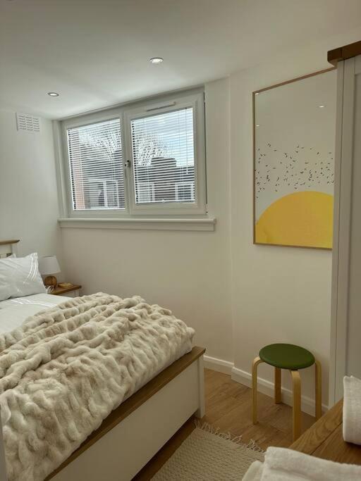 Stylish, Smart & Fun 4 Bed Home London Ngoại thất bức ảnh