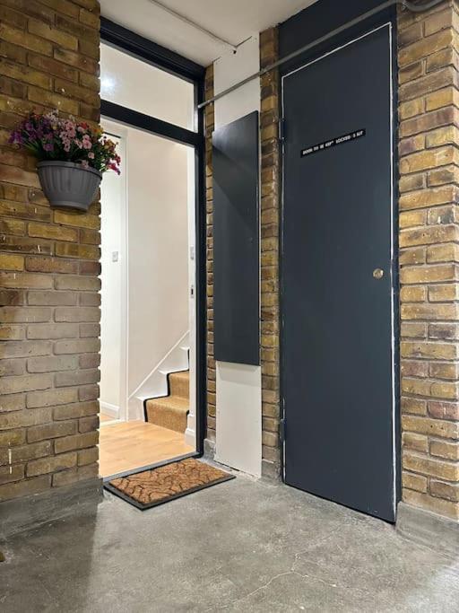Stylish, Smart & Fun 4 Bed Home London Ngoại thất bức ảnh