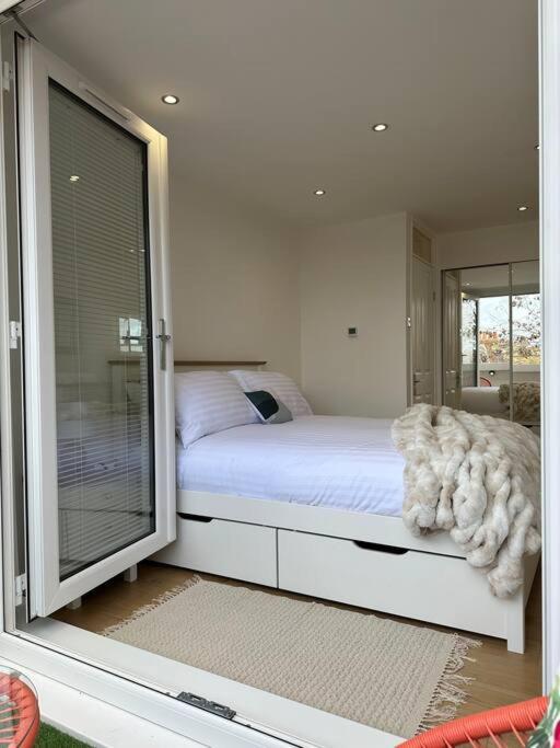 Stylish, Smart & Fun 4 Bed Home London Ngoại thất bức ảnh