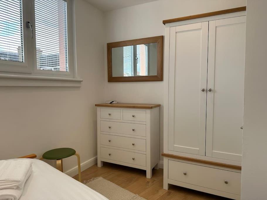 Stylish, Smart & Fun 4 Bed Home London Ngoại thất bức ảnh