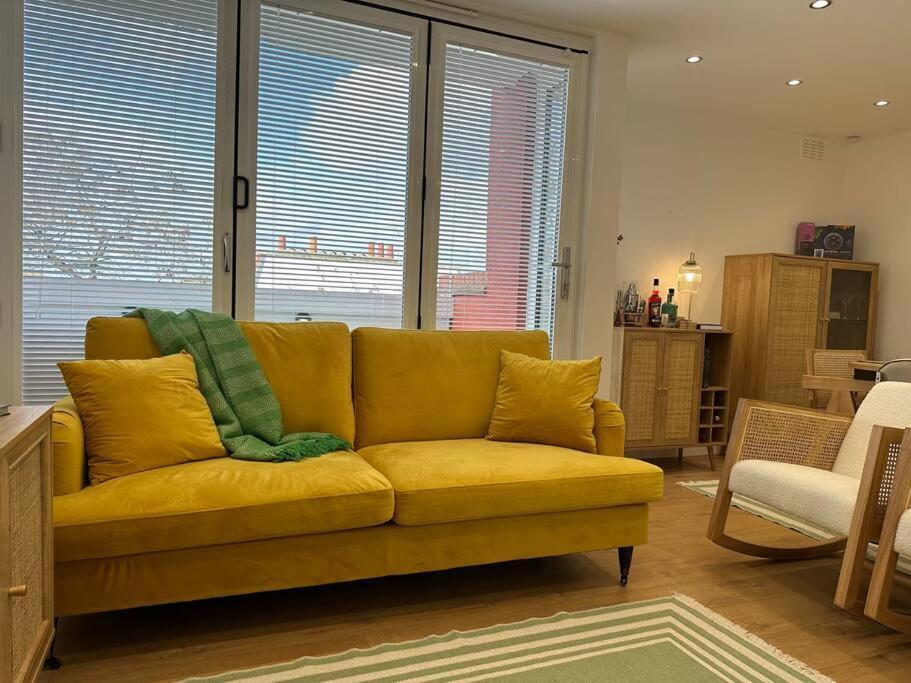 Stylish, Smart & Fun 4 Bed Home London Ngoại thất bức ảnh